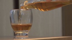 Odrazující obrázky i na alkoholu? Odborníci chtějí prosadit změny