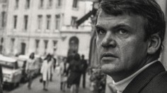 Kunderu zpopelnili v Paříží. Zazněla slavná sonáta v podání jeho otce