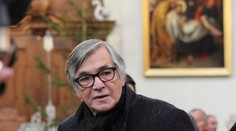 Bez vlasů, ale statečně! Jiří Bartoška bojuje s rakovinou