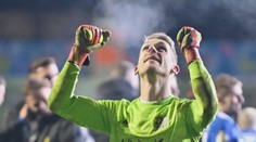 Hrdina Saarbrückenu chytil pět penalt a vybojoval postup, Pavlenka končí