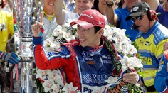 Těžké nehody a dramatický finiš! Indy500 vyhrál Japonec Sató