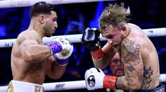Třaskavou bitvu ovládl na body Tommy Fury. Paul rozhodnutí sudích zpochybnil