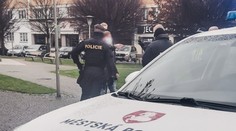 Cizinec přepadl postiženého muže. V centru Pardubic ho měl zbít a okrást