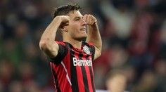 Leverkusen je blízko postupu do Ligy mistrů. Gólem k výhře přispěl i Schick