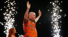 Odchod se nekoná! Van Barneveld ukončil kariéru, pak to odvolal