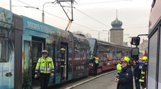 V Praze se srazily dvě tramvaje! Na místě bylo dvanáct zraněných