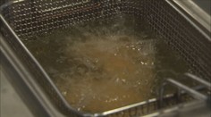 Kuchaři jídlo ve fritézách často přepalují. Stát tomu chce zabránit