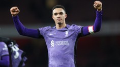 Liverpool ovládl šlágr FA Cupu, Arsenal si dal smolný vlastňák