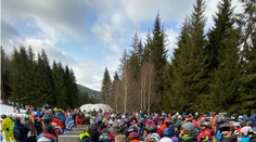 Polské skiareály jsou plné. Téměř nikdo tu nemá roušku, stěžuje si Čech