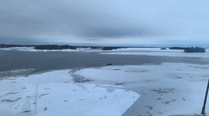 Turisté se propadli ledem na jezeře v Kanadě! Jejich průvodce zemřel