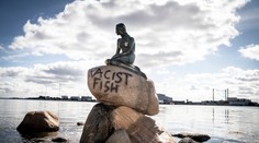 "Rasistická ryba", vandalové neušetřili ani sochu mořské víly v Kodani