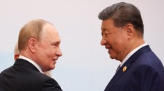 Čína se začala angažovat na Ukrajině. Rusku to pomůže ve válce, varují experti