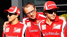 Týmová režie po italsku! U Ferrari pomohli Alonsovi trestem pro Massu