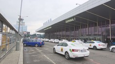 Pražské letiště hledá novou taxi službu. Lidé budou vědět cenu předem