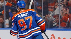 Tříbodový McDavid zařídil další výhru Edmontonu, Rangers v čele NHL