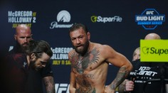 McGregorův hororový comeback. Zranění v prvních vteřinách, vítězí Holloway