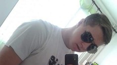 Hledá se vyděrač: Chtěl po dívce sex, jinak prý zveřejní intimní foto!