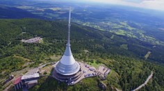 Liberecký kraj odkoupí vysílač a hotel Ještěd. V plánu je rozsáhlá rekonstrukce