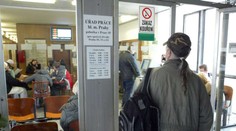 Teď hledejte lepší práci, radí ekonom. Volných míst je 340 tisíc