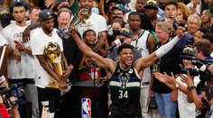 Giannis dovršil svou finálovou show! Padesáti body vystřílel Bucks titul