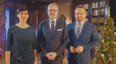 Politici si užívají Vánoce. Pochlubili se betlémem i nazdobenými stromečky
