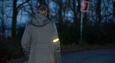 Pozor na levné reflexní pásky! Neodráží světlo, řidiči vás neuvidí