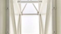 Nejužší dům světa má místo schodů žebříky a 72 cm na šířku! FOTKY
