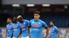 AC Milán se po prohře propadl, Leicester si v Anglii upevnil 3. místo