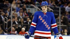 Ošklivý zákrok v NHL. Drsňák Rempe musel do sprch, soupeři ironicky zamával