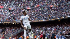 Real počtvrté v řadě porazil Barcelonu. V El Clásicu padaly góly v nastavení