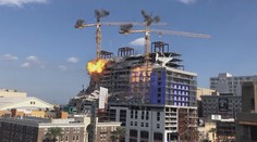 V New Orleans zazněly výbuchy! Po hotelu, kde zemřeli 3 lidé, šly k zemi i jeřáby