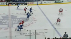 VIDEO: I v pádu se dá geniálně přihrát. Mrkněte na frajera z Toronta