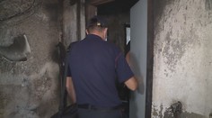 Vyšetřovatelé se vrátili do vyhořelého bytu, soused popsal záchranu lidí