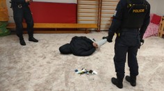 Mikuláš naruby: Zloděj se vlámal do pražské školky, přistihli ho policisté