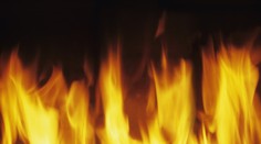 HRDINSKÝ PŘÍBĚH: Zachránili důchodce z hořícího domu! O chvíli později se zřítila střecha