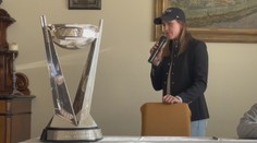 Češka vyrostla v malé vesnici. Teď do ní přivezla nejlepší trofej ženského hokeje