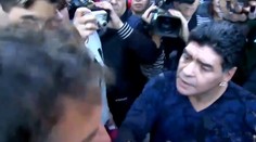 Žárlivec Maradona! Nafackoval muži, co mrknul na jeho expřítelkyni