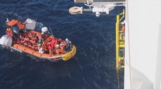 Británie má nový uprchlický zákon. Migranti musí na azyl čekat 10 tisíc kilometrů daleko