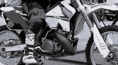 Slavný motokrosař zemřel při tréninku, zkoušel náročný trik. Loučil se i Podmol