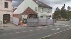 V Benešově strhli dům, do vedlejšího udělali díru. Podobně to skončilo i na Olomoucku