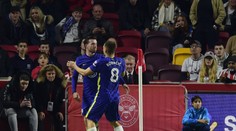 Leicester v závěru přestřílel United, Chelsea se štěstím zdolala nováčka