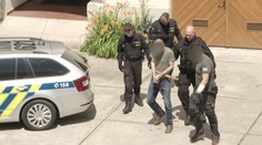 Muž měl vyhrožovat policistům i úředníkům. Zadržela ho zásahovka