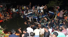 Na jihu Indie se převrátila přeplněná loď, zahynulo nejméně 22 lidí