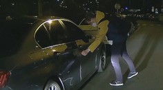 Muž poškodil klíčem několik aut. Hledá ho policie, trest ale hrozí i majitelům vozů