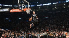 Nejlepší smeče v NBA má LaVine, soutež trojkařů ovládl Thompson
