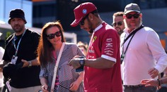 Hamilton: Jsem úplně k ničemu. Tým asi potřebuje vyměnit řidiče