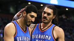 Basketbalista v NBA se tak naštval, že si zlomil ruku! VIDEO