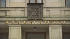 Povinné výdaje zatěžují státní kasu. Půjčujeme si na okamžitou spotřebu, říká ekonom