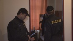 Policisté kontrolovali ubytovny. Jeden z cizinců se schovával v posteli