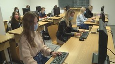 Zpátky do lavic, ale s testy. Žáci by na ně mohli chodit i každý týden